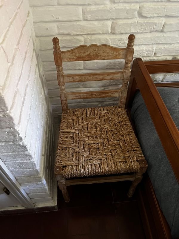 Silla SOLA - Mueble de Diseño Clásico