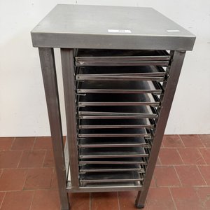 Lote siguiente: Carro de Bandejas de Acero Inoxidable para Cocina Industrial