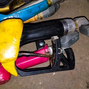 Lote de 6 Pistolas Surtidoras de Combustible - imagen 3