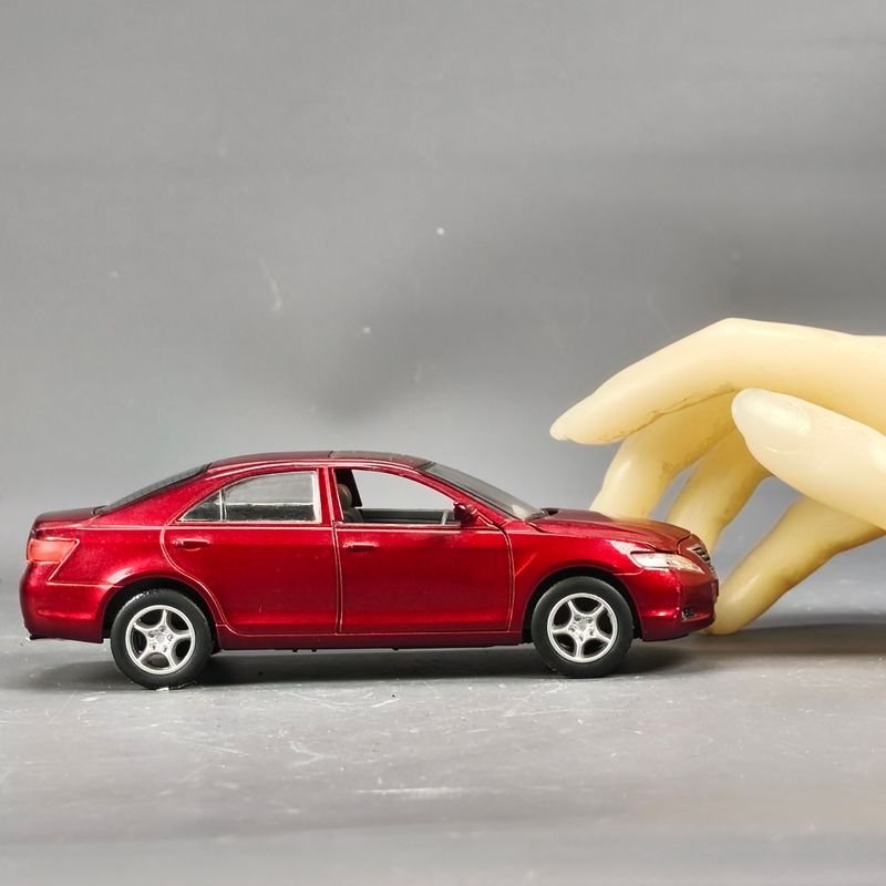 Modelo de coche a escala 1/32 de Toyota Camry en metal - imagen 2