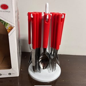 Set de Cubiertos con Soporte Rojo y Cromado - imagen 2