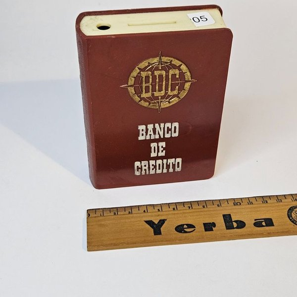 Libro de Banco de Credito: Un libro de formato 'libro' del banco de credito - imagen 2