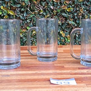 Set de 8 Platos Llanos Vidrio Ambar y 3 Jarras Cerveceras - imagen 8