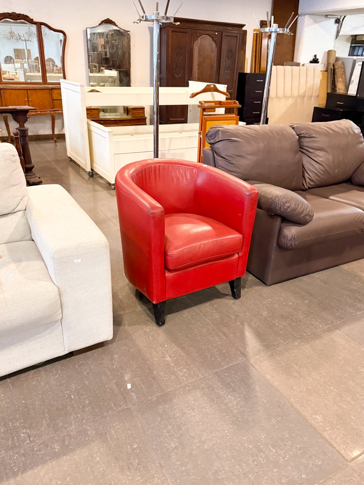 Sillón Club Rojo Tapizado en Cuero