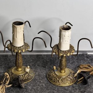 Par de Lámparas de Bronce Labrado con Pantallas Decoradas - imagen 4