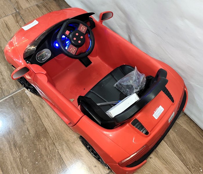 Coche juguete con control remoto y multimedia - imagen 4
