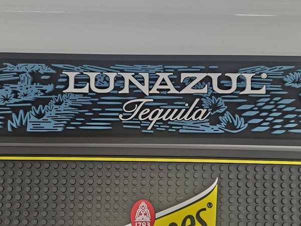 Dos escurridores de vasos con logotipos de marcas - imagen 2