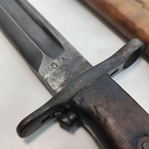 Bayoneta Springfield 1903 Americana con Vaina de Cuero y Madera - imagen 3