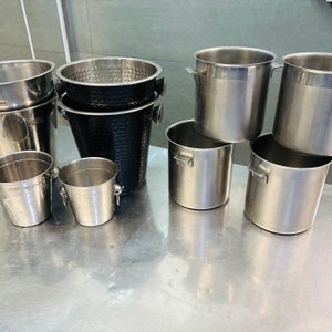 Lote siguiente: Set de 4 Champañeras, 2 Hieleras y 4 Tachos de Acero Inoxidable