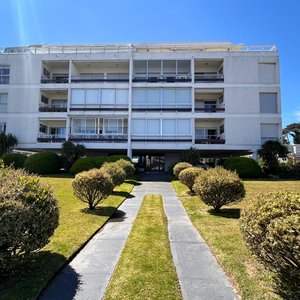 Edificio de apartamentos en venta en primera línea de playa - imagen 13