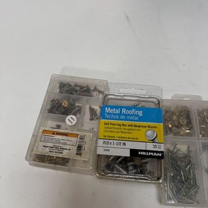 Lote de Clavos, Pitones y Organizadores de Ferretería - imagen 7