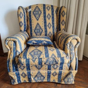 Importante Sillón de Living con Diseño Geométrico en Tela Azul y Beige - imagen 2