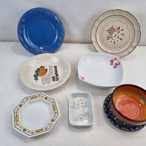 Lote de 8 Piezas de Vajilla Surtida en Cerámica y Porcelana - imagen 1