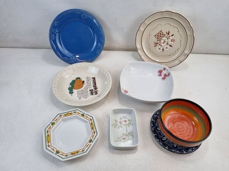 Lote de 8 Piezas de Vajilla Surtida en Cerámica y Porcelana
