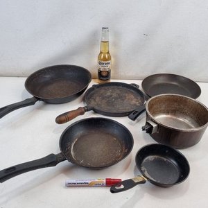 Lote siguiente: Set de 6 Piezas de Cocina: Sartenes y Cacerola Essen de Hierro Fundido