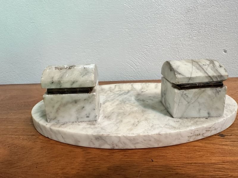 Tintero de mármol con objetos decorativos - imagen 7