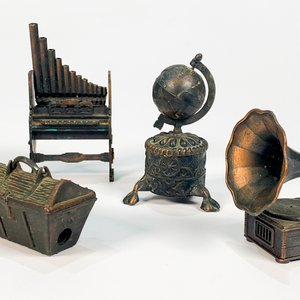 Seis Sacapuntas Decorativos Vintage: Clavicordio, Piano, Vitrola, Globo, Baúl y Farol - imagen 2