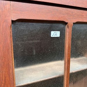 Biblioteca Antigua de Roble con Vidrios Biselados - imagen 1