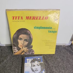 Lote siguiente: Lote de Tita Merello: Vinilo "Simplemente Tango" y CD "Los Inmortales del Tango"