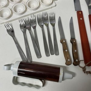 Lote de Utensilios de Cocina y Hogar: Termo, Mate, Cubiertos, Platos y Más - imagen 4