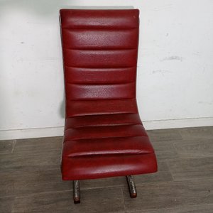 Sillón Anatómico Rojo Tapizado en Cuero con Base de Metal y Madera - imagen 2