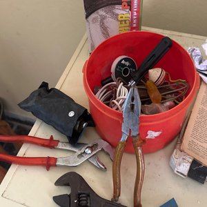 Lote anterior: Herramientas varias y linterna