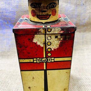 Lote anterior: Lata Antigua "Guardsman" Huntley & Palmers Soldado Inglés Hojalata Litografiada