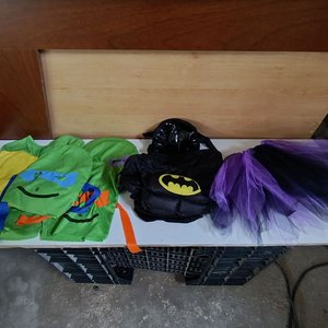 Lote de Disfraces Infantiles: Tortugas Ninja y Batman - imagen 1