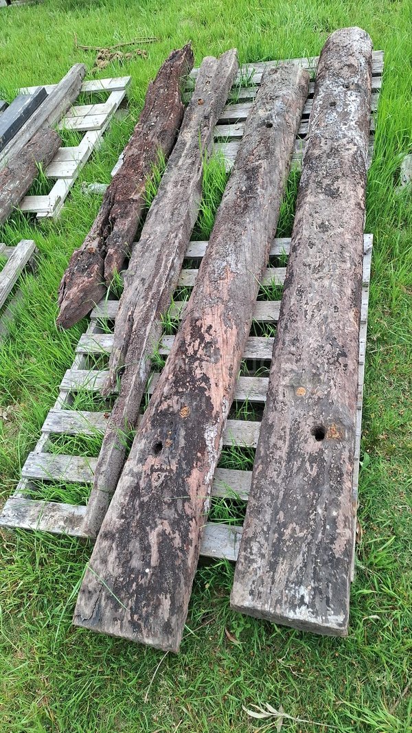 Postes de Madera Rústica para Construcción o Decoración