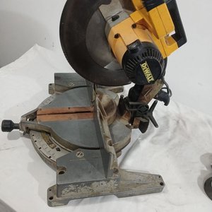 Ingletadora DeWalt 12" DW705-44 Usada - imagen 5