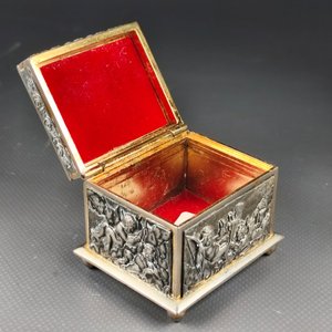 Alhajero Español Midas Gold con Cupidos en Relieve y Interior Dorado - imagen 3