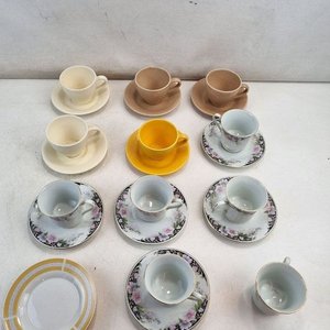 Set de 11 Tazas y 13 Platillos de Café - Porcelana y Cerámica - imagen 3