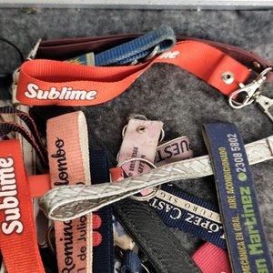 Lote de Llaveros Varios con Logos y Marcas - imagen 4