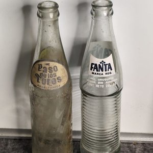Dos Botellas Antiguas: Fanta y Paso de los Toros - imagen 2