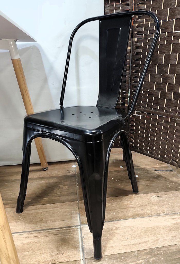 JUEGO DESAYUNADOR MESA EAMES 80X80CM. + 2 SILLAS TOLIX ALTO TRANSITO NEGRAS - Descubre la comodidad y el estilo en este juego de mesa y sillas diseñadas por Charles y Ray Eames. - imagen 4