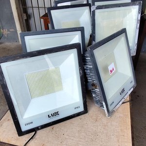 Lote anterior: Focos LED Lux Lighting 200W Usados Funcionando
