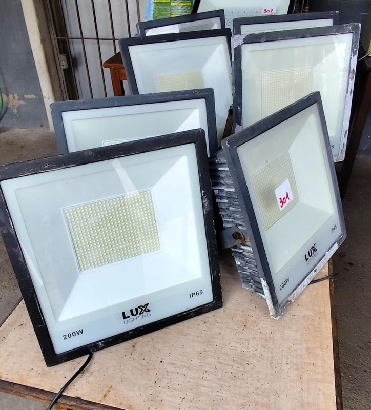 Focos LED Lux Lighting 200W Usados Funcionando