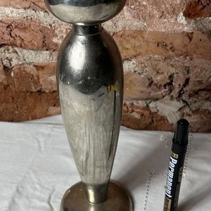 Lote siguiente: Velador de Platina Niquelada Maciza
