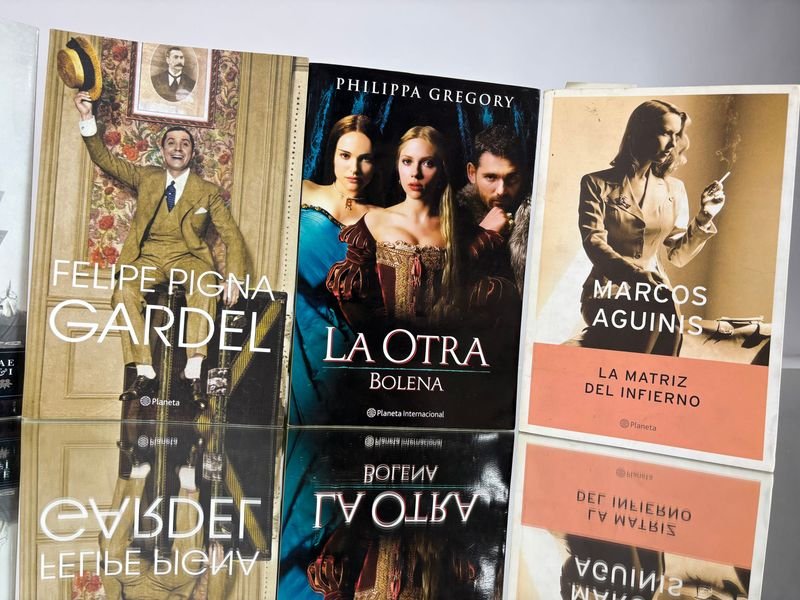 Lote de 6 libros Novela histórica y ensayo. Autores destacados. - imagen 3