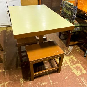Lote anterior: Mesa y Sillas de Comedor Rústicas