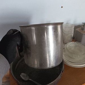 Lote de Vajilla y Utensilios de Cocina: Tortera, Sopera, Fuentes y Vasos - imagen 8