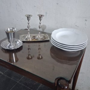 Lote anterior: Bandeja, candelabros, platos hondos(4) y mas