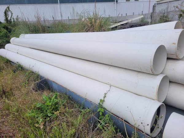 5 Tramos Largos de Caños Plásticos Blancos de Gran Diámetro