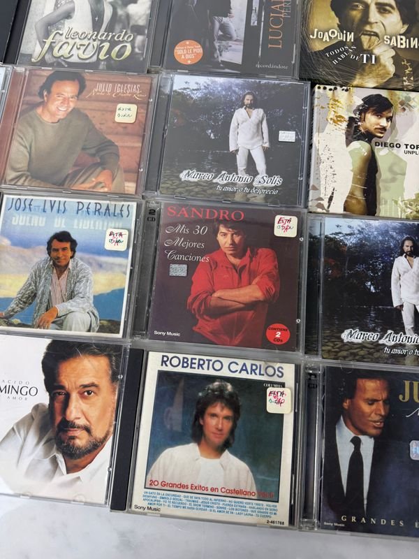 Colección de CDs de artistas reconocidos - imagen 9