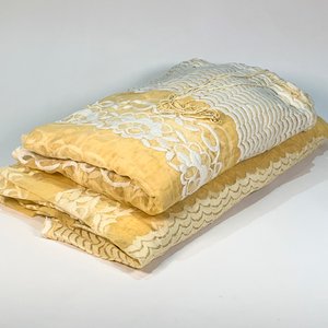Lote siguiente: Dos Cortinas Voile Beige y Blanco con Decoración Floral