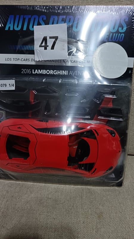 Fascículo Lamborghini Aventador LP700-4 Edición Especial