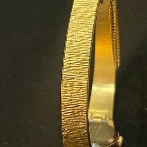 Reloj Pulsera Citizen Quartz Dorado Mujer - Elegancia Japonesa - imagen 7