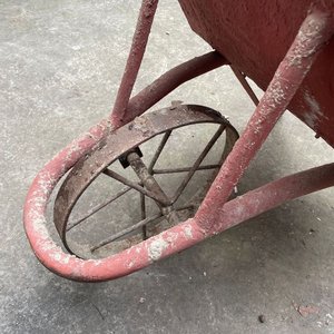 Carretilla de Hierro Roja Antigua - imagen 3