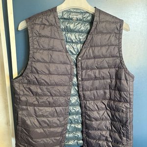 5 Chalecos Reversibles de Nylon en Colores Variados - imagen 7