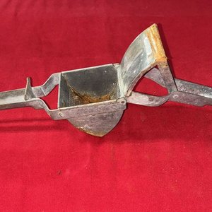 Rallador de Queso Mecánico Vintage de Metal - imagen 1